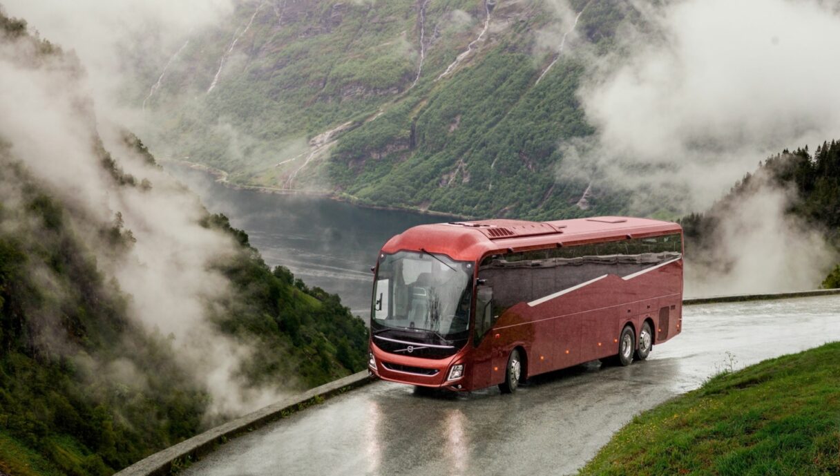 Tečka za zájezdovými autobusy Volvo 9900 a 9700