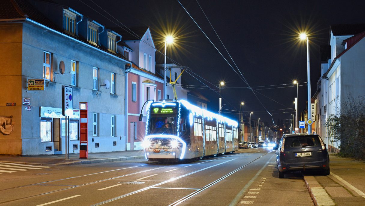 Praha hledá zhotovitele periodických oprav tramvají Škoda 14T