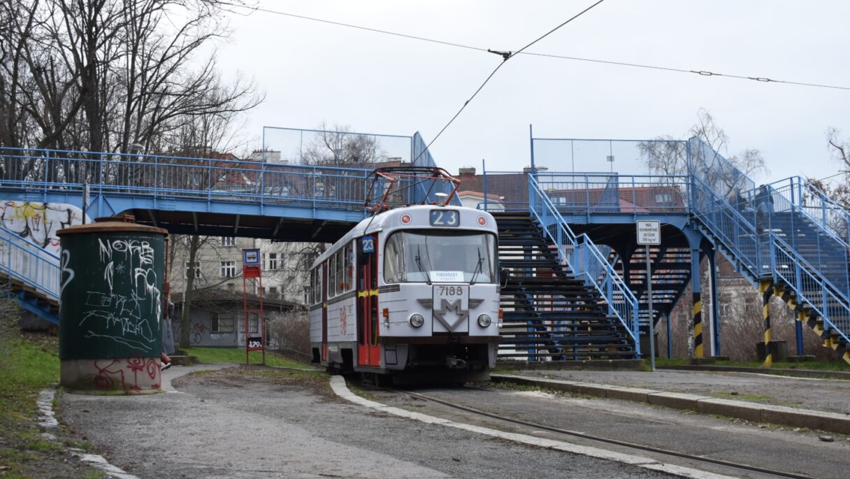 Praha opět poptává opravu historických tramvají T3 a T4