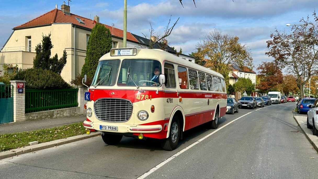 Praha nasadí poprvé svůj retro autobus Škoda 706 RTO