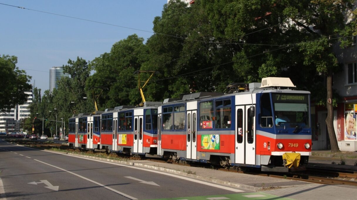 Bratislava vypsala soutěž na až 60 velkokapacitních tramvají