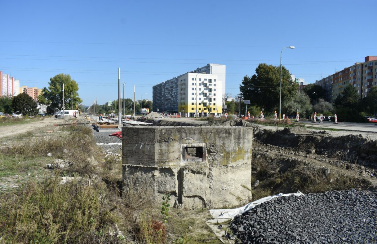 Německé opevnění již nebrání stavbě tramvajové tratě na Petržalku