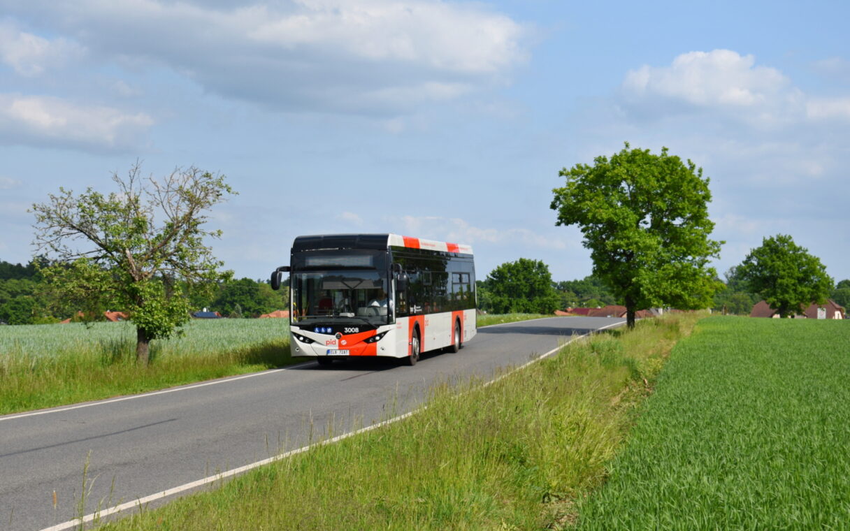 11 ze 14 průměrně každý den. Pražské elektrobusy se rozjezdily